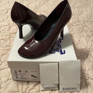 Brand new, very nice , burgundy color( poison) , Burberry shoes